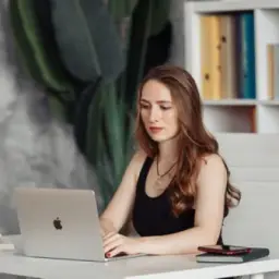 Olena Korus